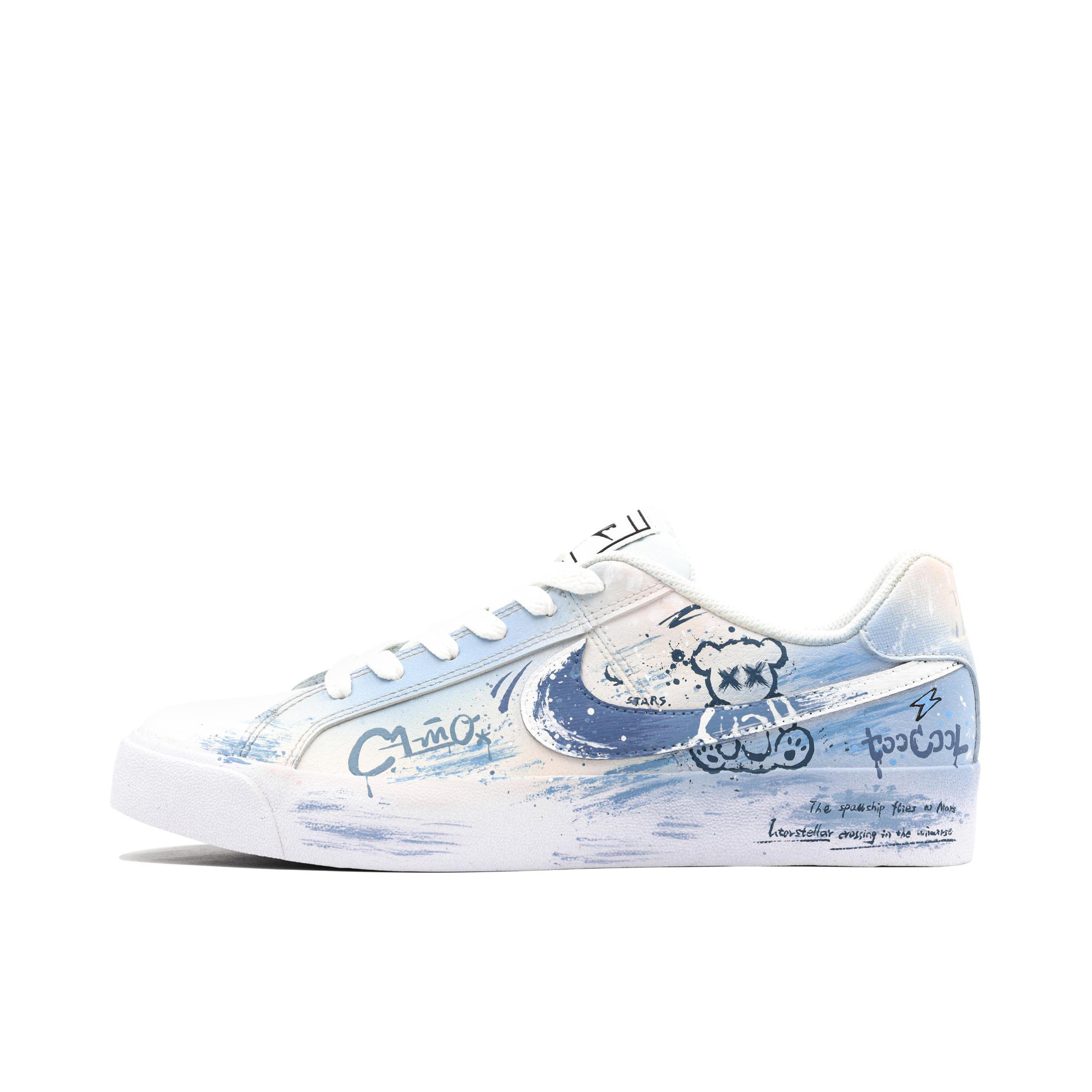 推荐商品：【定制球鞋】Nike Court Royale 板鞋 抗冲击性防水防滑耐磨透气简约百搭休闲潮流 涂鸦小熊