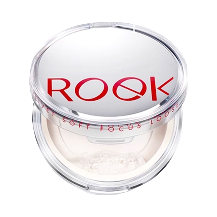 推荐商品：ROEK 丝绒柔焦控油散粉 持久防水哑光不易卡粉 6.5g