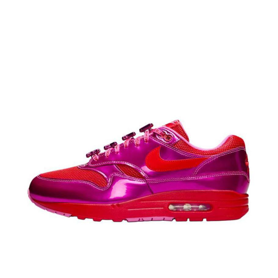 推荐商品：Nike Air Max 1 跑鞋 气垫缓震透气轻便复古运动舒适百搭潮流耐磨低帮训练防滑冬季支撑马拉松防水抓地圆头耐穿 情人节限定/红色