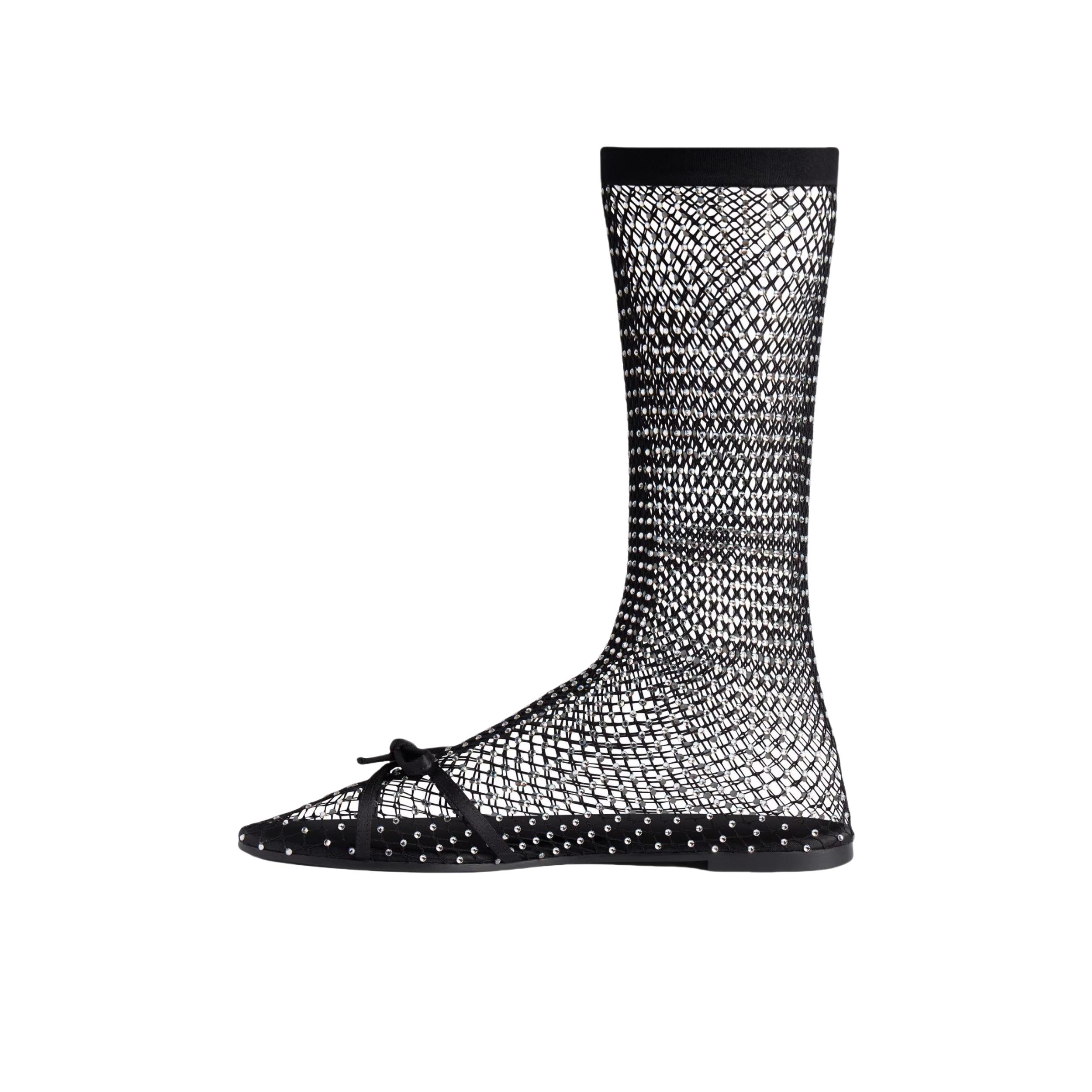 推荐商品：Balenciaga 巴黎世家 Leopold 圆头 套脚 平跟 套筒 时装靴 黑色