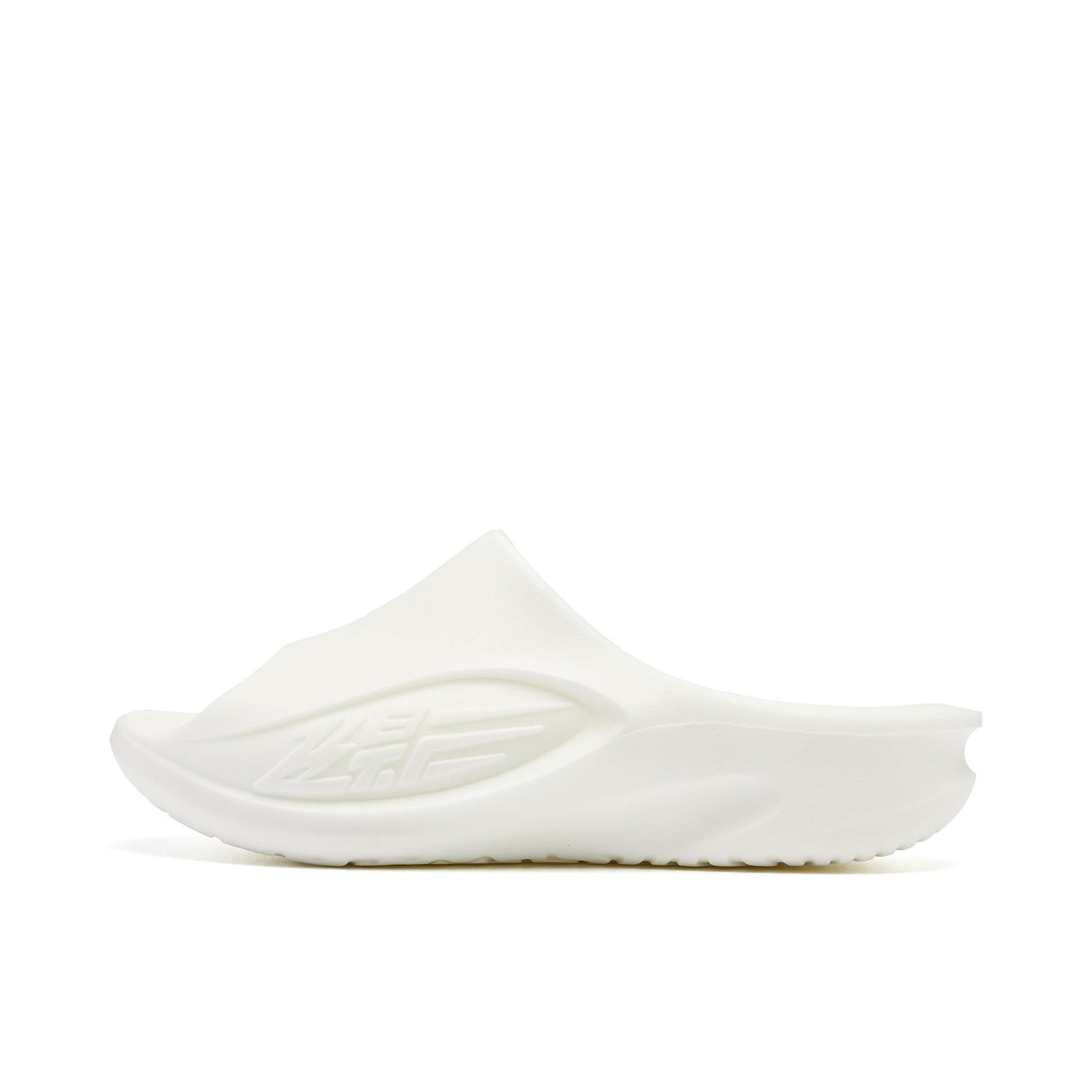 推荐商品：乔丹体育 飞影3.0 拖鞋 软底轻便透气舒适防滑耐磨百搭潮流沙滩一字户外静音防磨速干 象牙色/白色