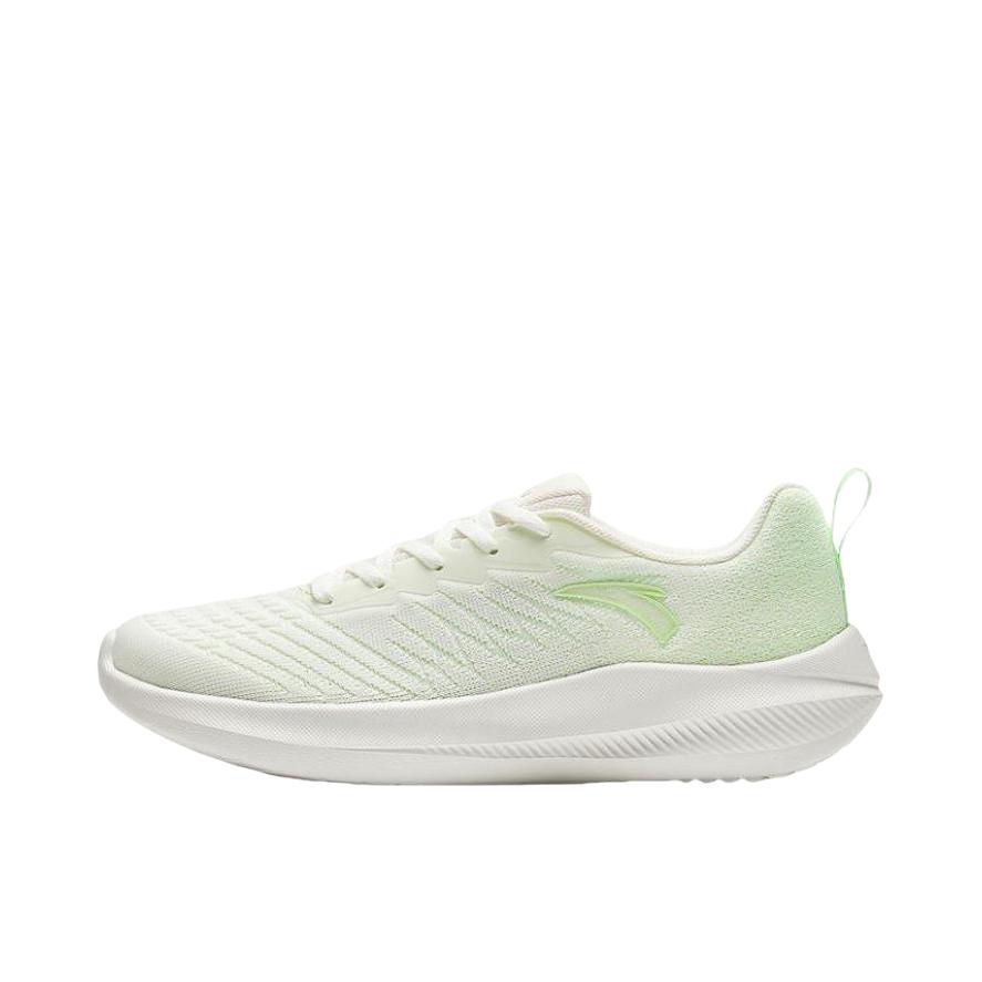 推荐商品：安踏 网面透气 软底回弹 防滑耐磨 舒适缓震 跑鞋 912335505 女款/白色/绿色