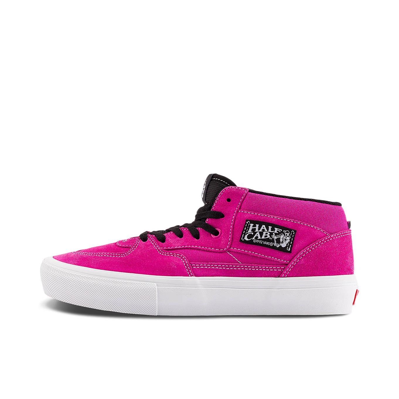 推荐商品：Vans/范斯 Skate Half 舒适百搭 美式 减震轻便 防滑耐磨 透气 帆布鞋 玫红色