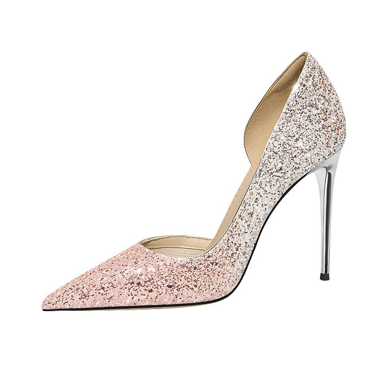 推荐商品：lilywei 时尚简约 休闲 高跟鞋 跟高8cm/梦幻粉