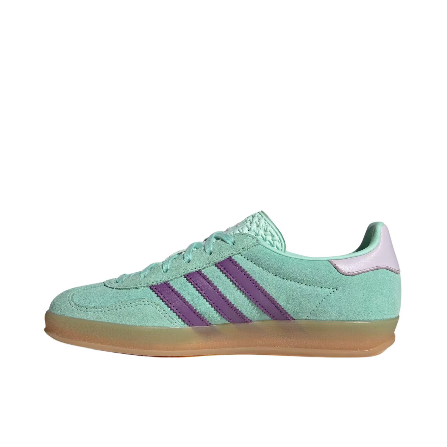 推荐商品：adidas Originals Gazelle Indoor T头鞋 德训鞋 板鞋 舒适缓震防滑耐磨绒面革复古 女款/浅绿色