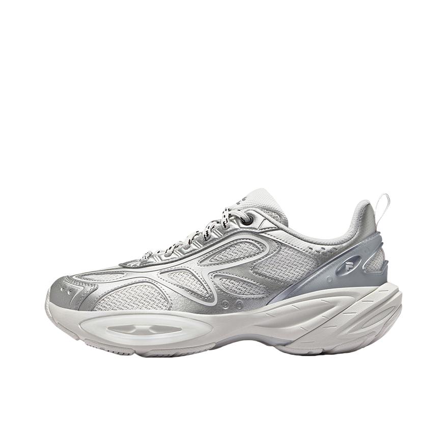 推荐商品：FILA/斐乐 BUZZARD 陨石2 网面 复古 机能 老爹鞋 白玛瑙灰/霜冻杏仁金 