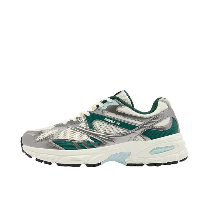 推荐商品：乔丹体育 光环 运动休闲鞋 简约防滑耐磨透气回弹 象牙色/液态银