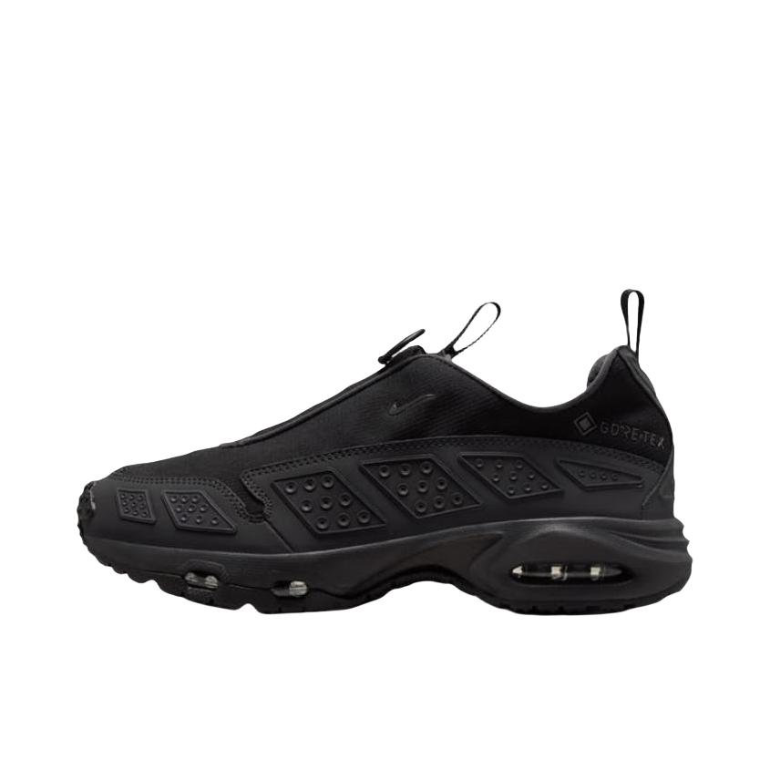 推荐商品：Nike Air Max SNDR 跑鞋 潮流百搭舒适透气防滑耐磨缓震回弹轻便支撑织物低帮贴合 纯黑色