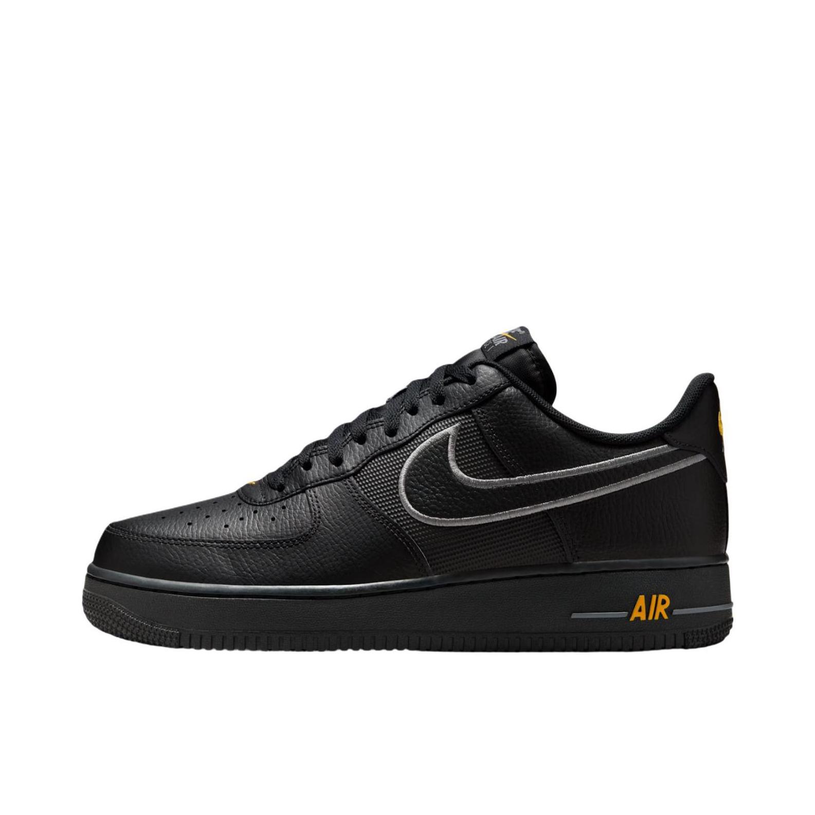 推荐商品：Nike Air Force 1 空军一号 板鞋 轻便舒适百搭耐磨防滑复古 暗黑色
