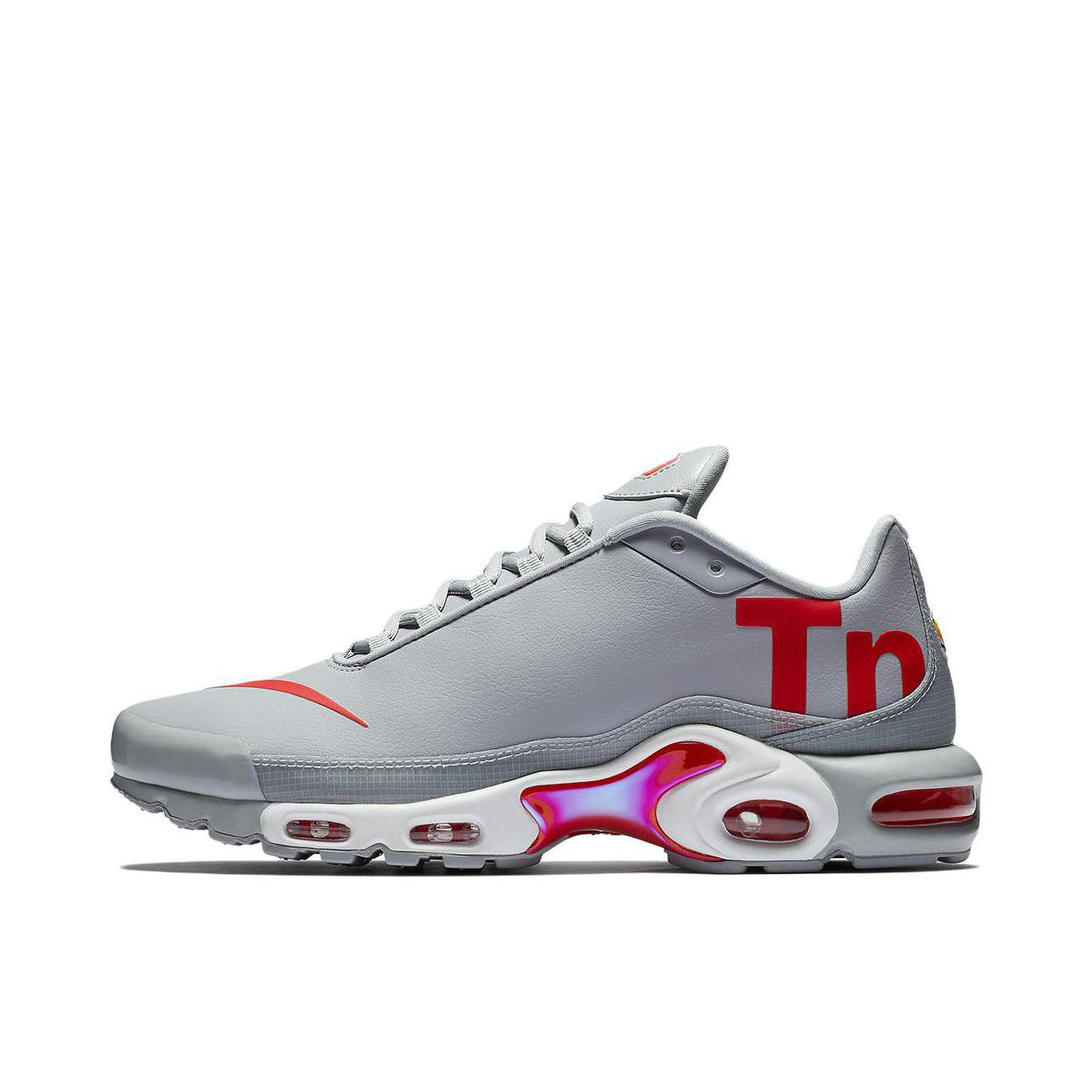 推荐商品：Nike Air Max Plus 跑鞋 休闲舒适轻便网布透气防滑耐磨气垫缓震包裹性贴合圆头 Grey/Red 灰红 TN
