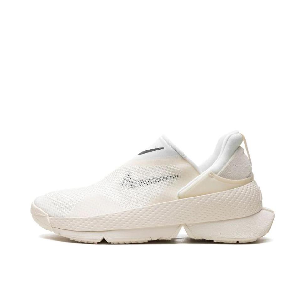 推荐商品：Nike Go FlyEase 运动休闲鞋 防滑耐磨易穿脱减震舒适透气百搭潮流复古一脚蹬 米白色
