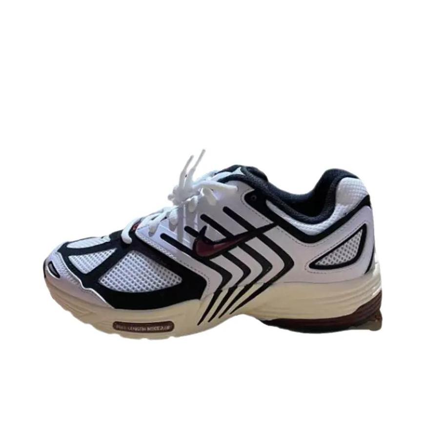 推荐商品：Nike Air Pegasus 2005 跑鞋 抓地缓震透气舒适支撑防滑耐磨复古百搭时尚潮流 白色