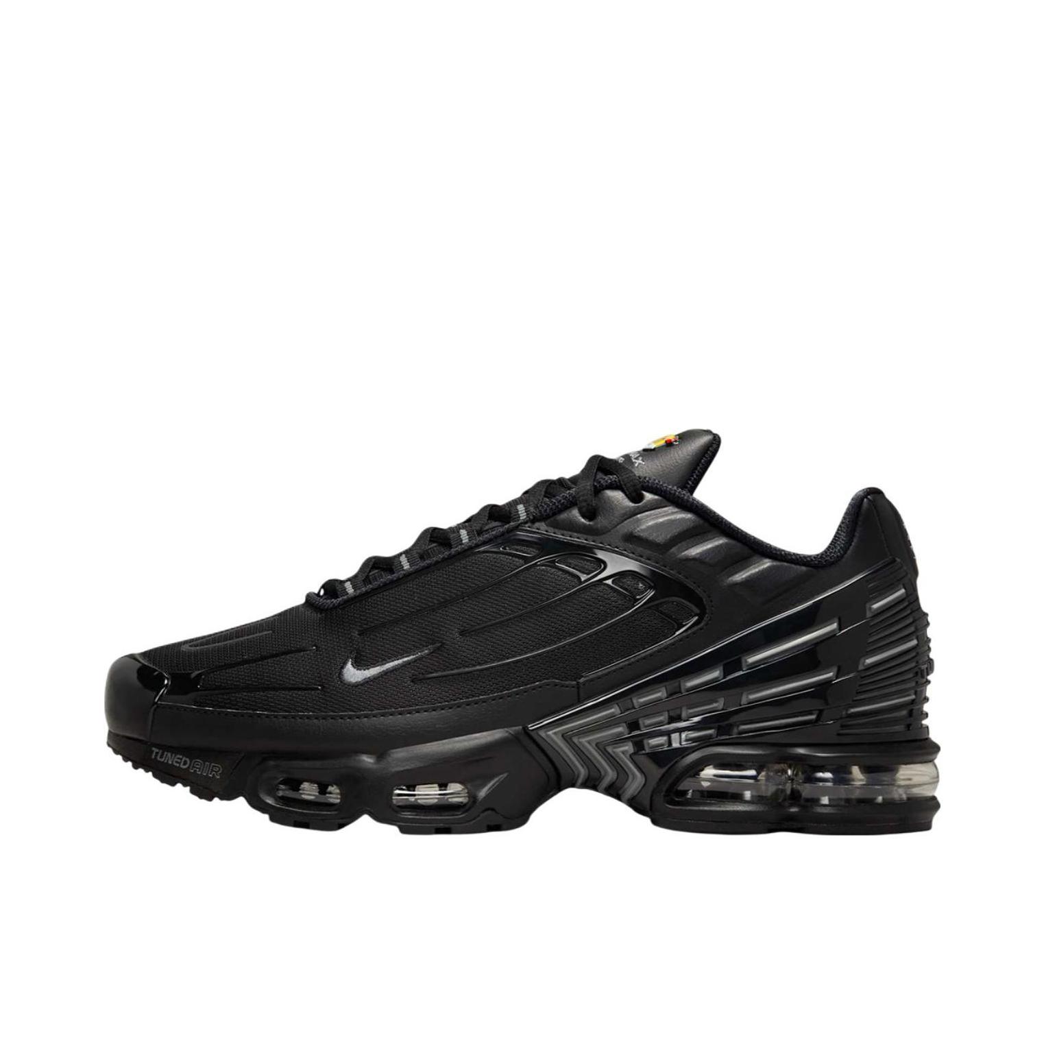 推荐商品：Nike Air Max Plus 3 跑鞋 防滑耐磨织物合成革 纯黑色