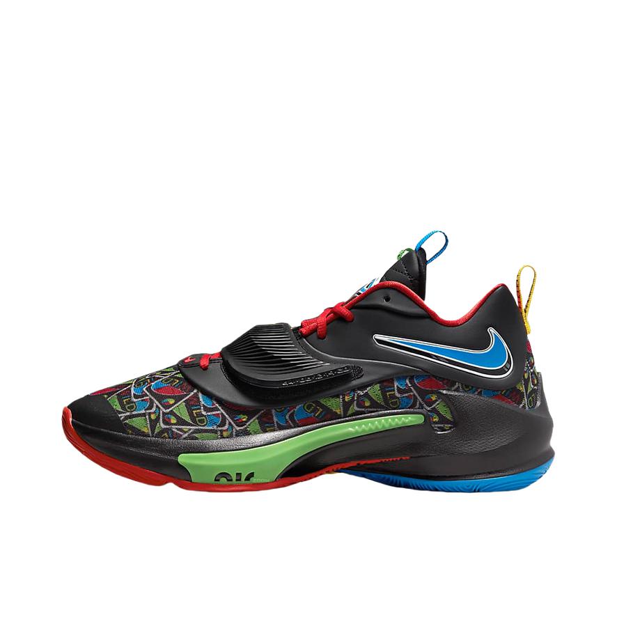 推荐商品：Nike Zoom Freak 3 字母哥3代 双Zoom 防滑耐磨 稳固抓地 包裹性 篮球鞋 国外版/UNO联名/黑色