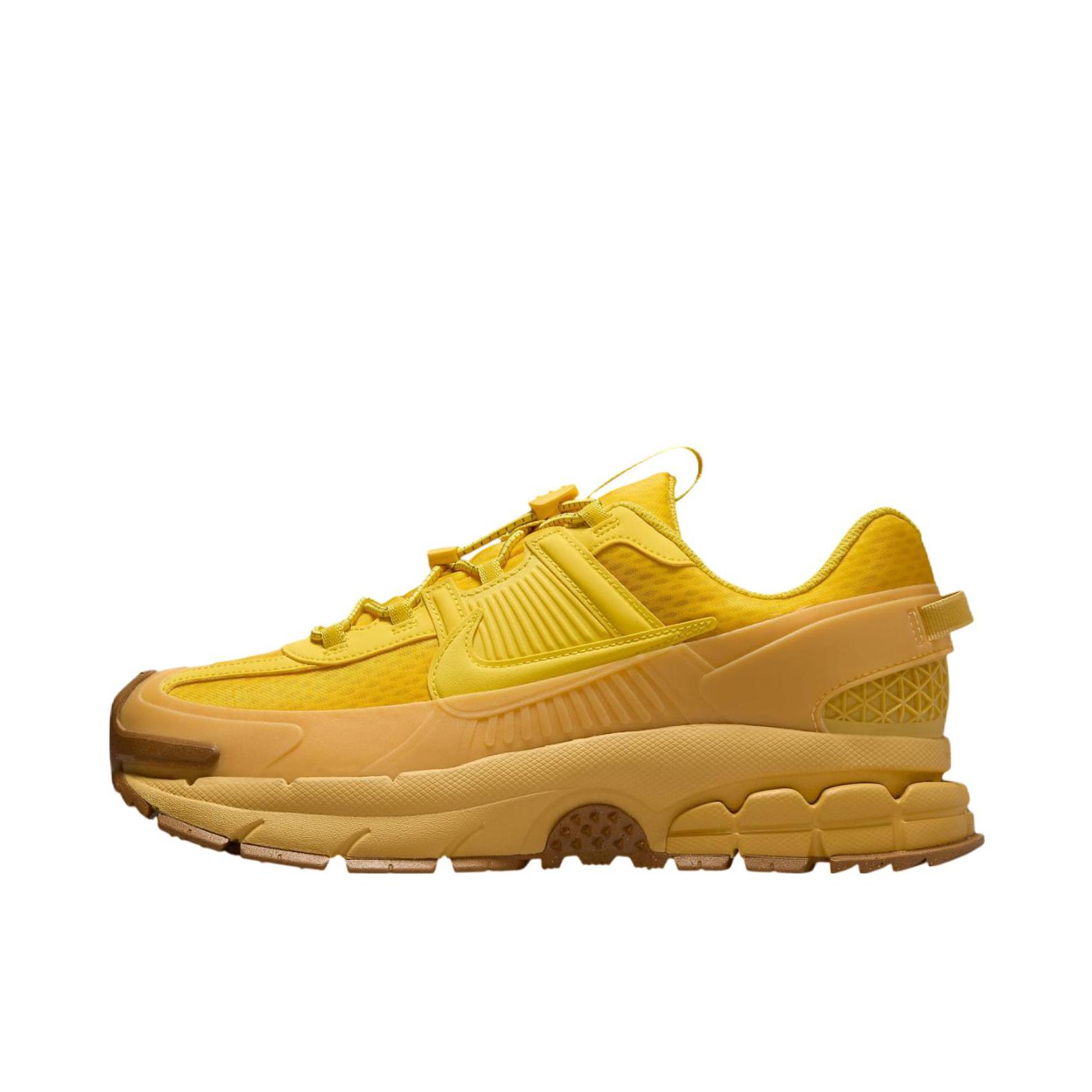 推荐商品：Nike Zoom Vomero Roam 跑鞋 防污耐磨缓震厚实支撑 黄色