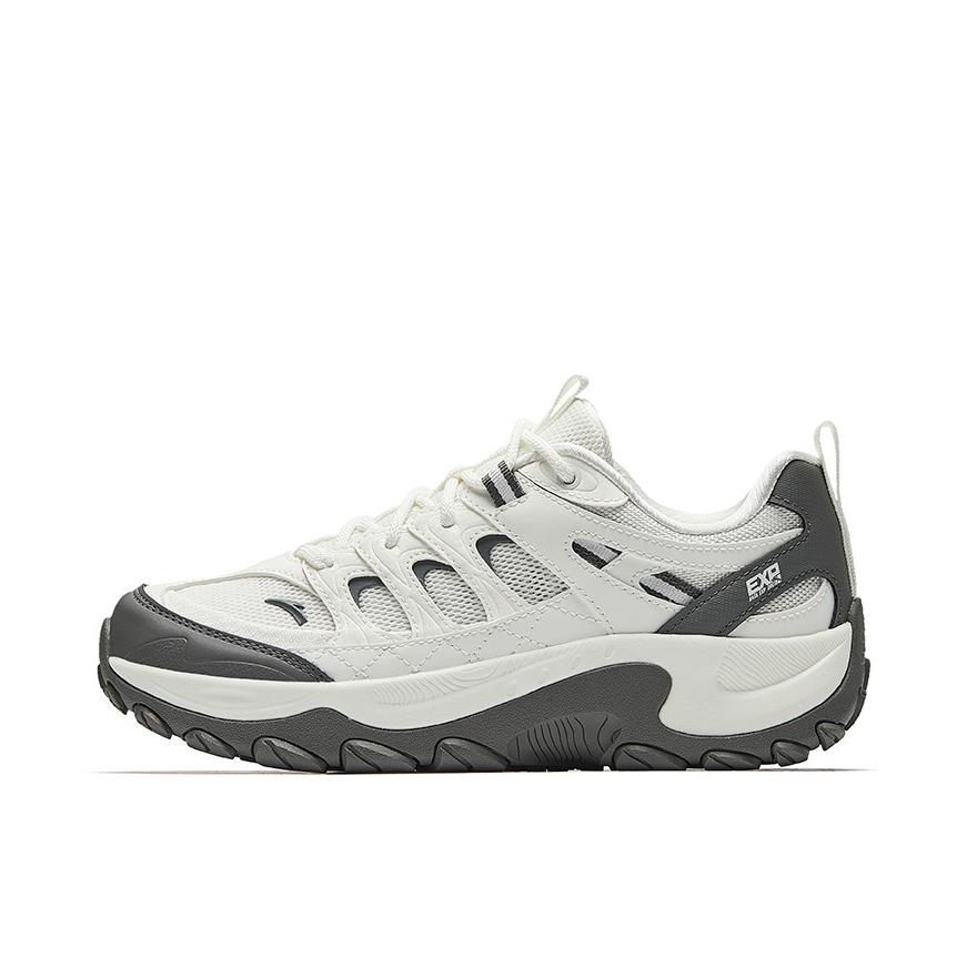 推荐商品：安踏 跑鞋 丑萌运动防滑减震透气低帮 912515581 女款/象牙白/火山灰