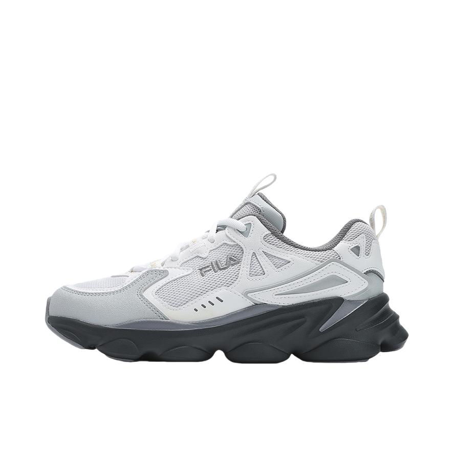 推荐商品：FILA/斐乐 Skipper 复古时尚 百搭 舒适轻便 网布透气 防滑耐磨 减震 马拉松 运动休闲鞋 F12M931129F 女款/雨雾灰/明亮白