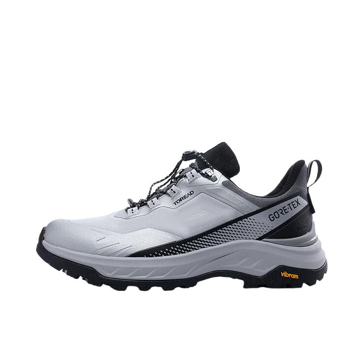 推荐商品：探路者 探岳 GORE-TEX Vibram 户外鞋 登山鞋 秋冬防雨防水防滑透气越野 TFAAAN81268 女款/灰色/黑色
