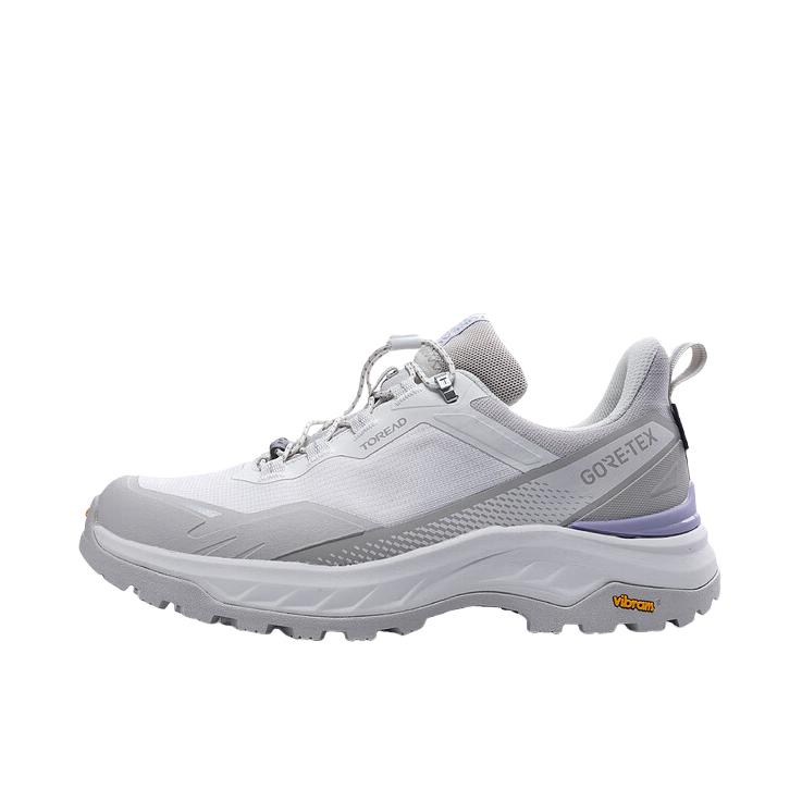 推荐商品：探路者 探岳 GORE-TEX Vibram 户外鞋 登山鞋 秋冬防雨防水防滑透气越野 TFAAAN81268 女款/米色/白色/棕色