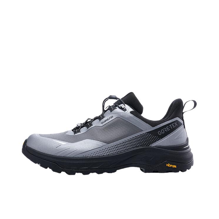 推荐商品：探路者 探岳 GORE-TEX Vibram 户外鞋 登山鞋 秋冬防雨防水防滑透气越野 TFAAAN81268 中灰色/黑色