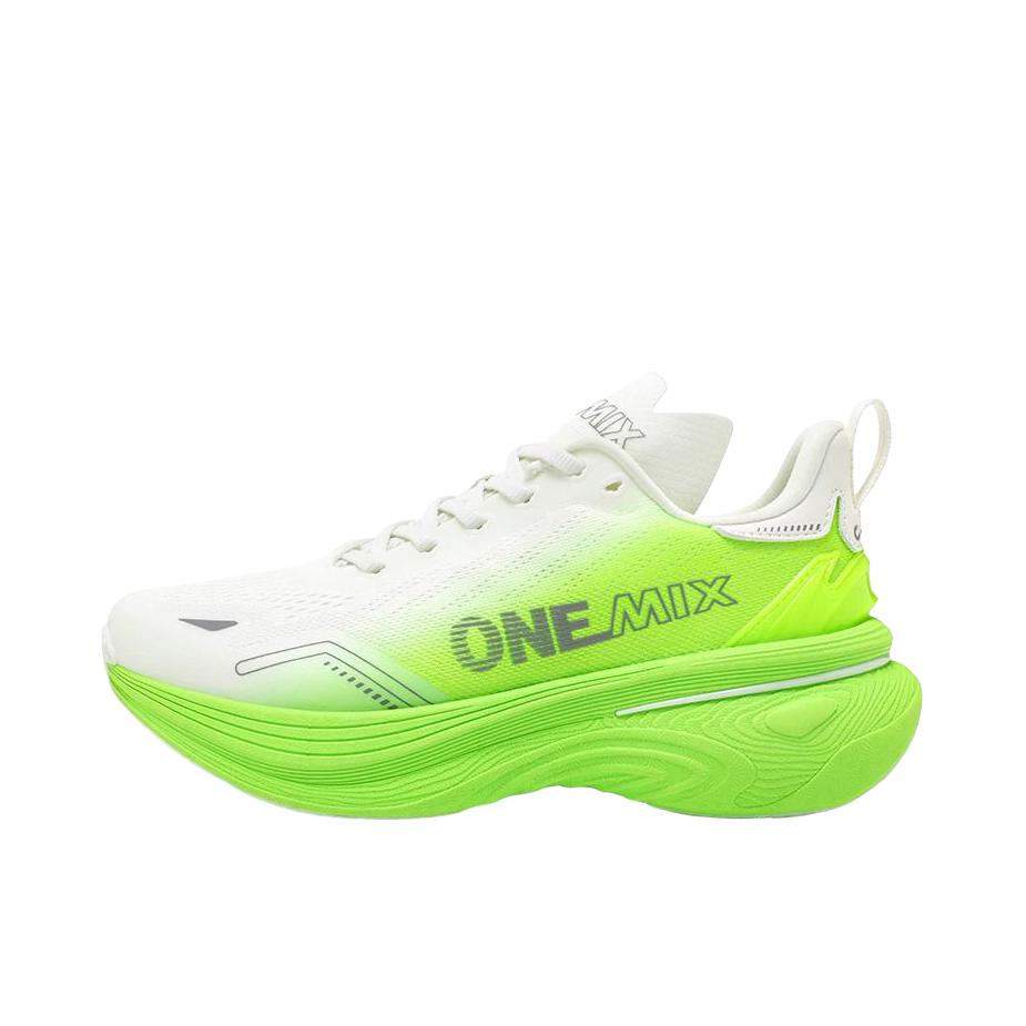 推荐商品：ONEMIX/玩觅 逍遥游pura 减震软弹 网面透气 稳定支撑 日常穿搭 软底 国潮 田径 体考 长跑 跑鞋 绿鹦鹉