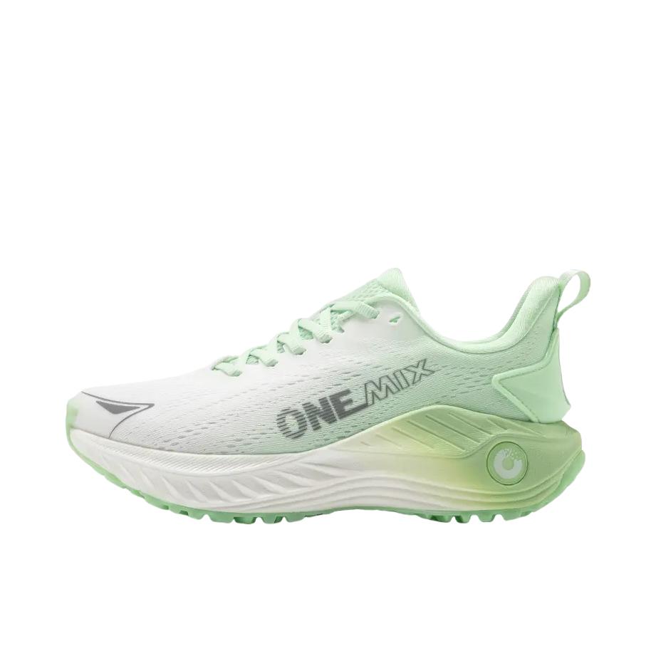 推荐商品：ONEMIX/玩觅 碳板 增高 软底回弹 超轻 网布透气 缓震 系带 慢跑 马拉松 跳操 跑鞋 清风绿