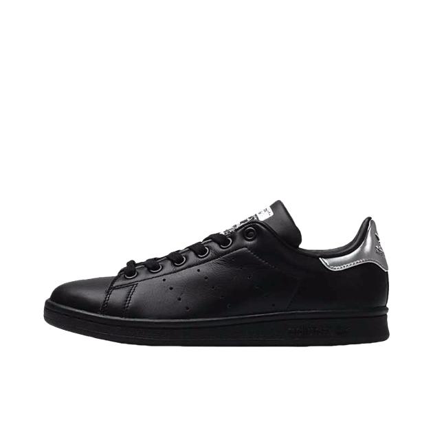 推荐商品：adidas Originals Stan Smith 板鞋 减震透气轻便低帮包裹性 Black/Silver 黑色银尾