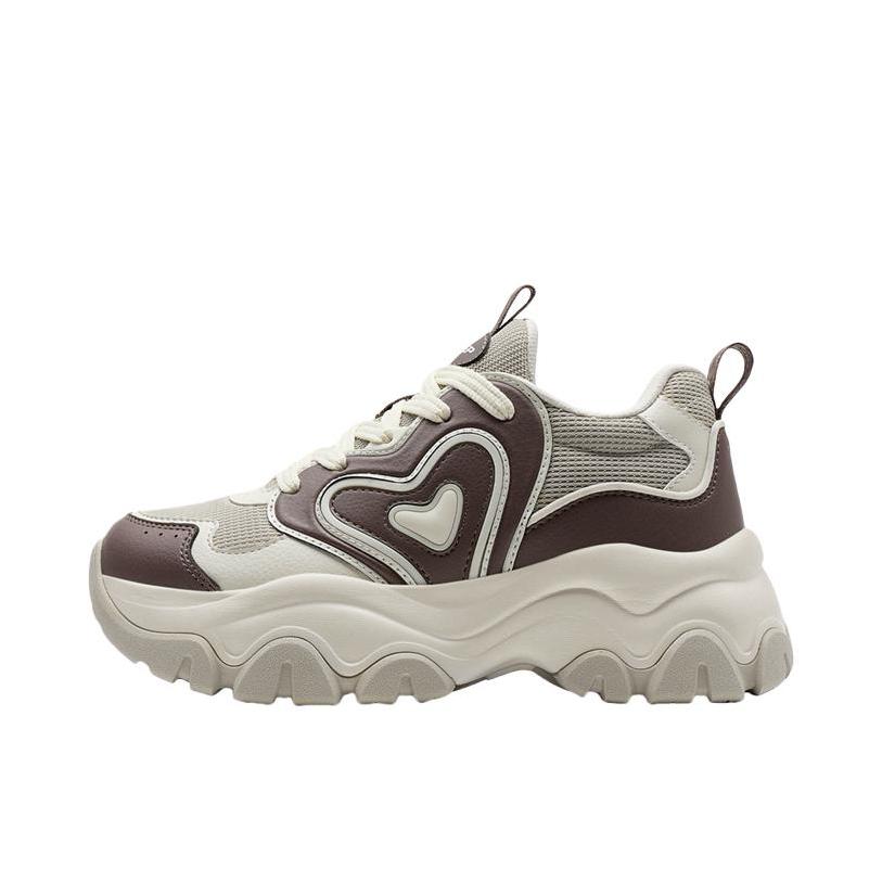 推荐商品：特步 嗨6鞋 网面 透气 轻便 足弓支撑 厚底 内增高 回弹 老爹鞋 女款/沉香褐/松麦杏