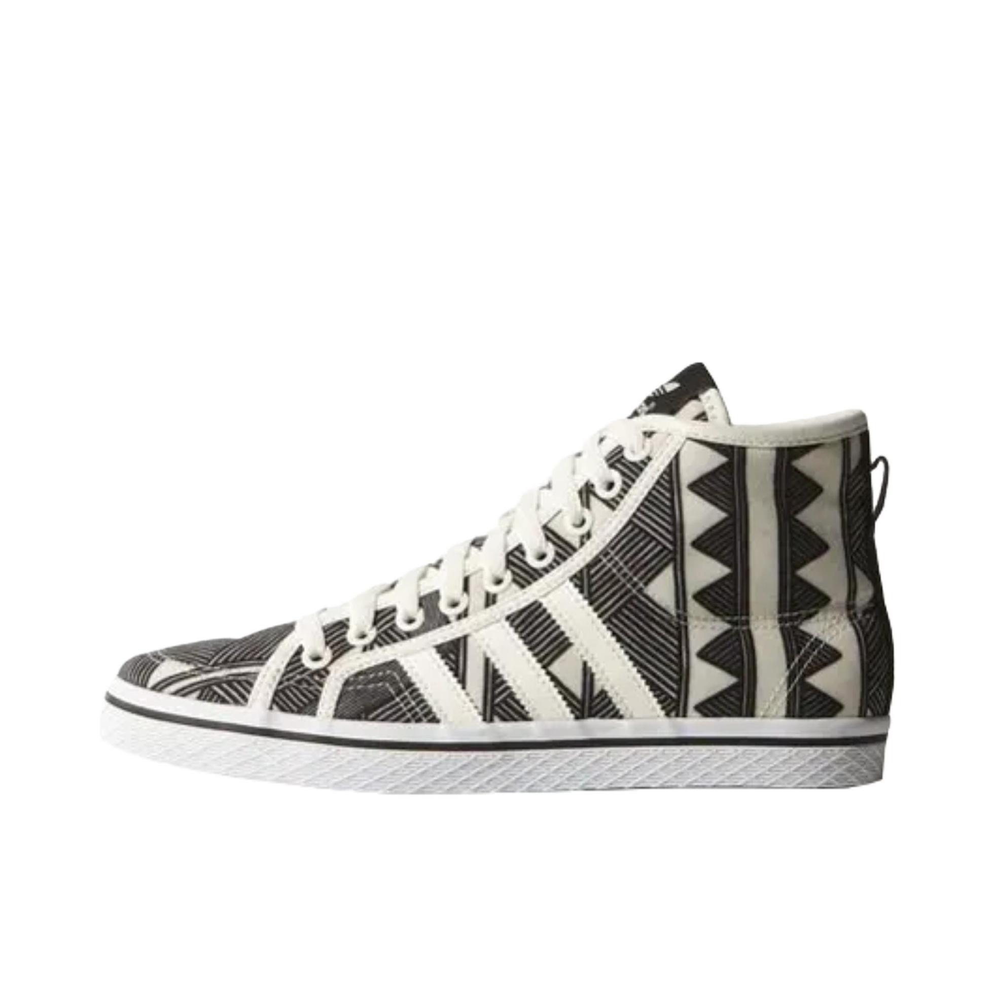 推荐商品：adidas Originals Farm Mexkumrex 柔软 防滑 耐磨 中帮 板鞋 女款/白色/黑色