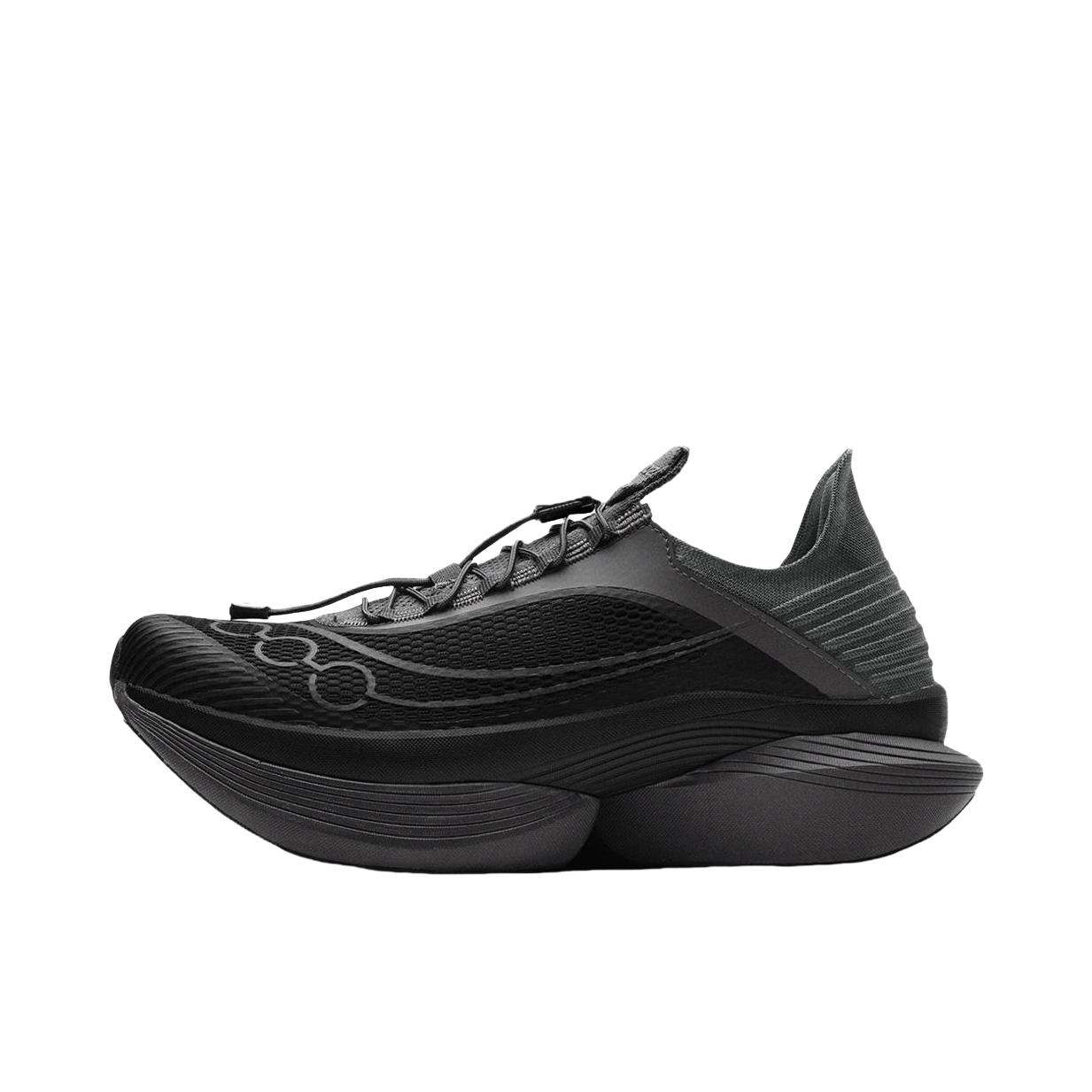 推荐商品：Saucony/索康尼 Endorphin Elite 啡翼 2 碳板 舒适透气 防滑耐磨 减震 低帮 时尚百搭 跑鞋 黑色