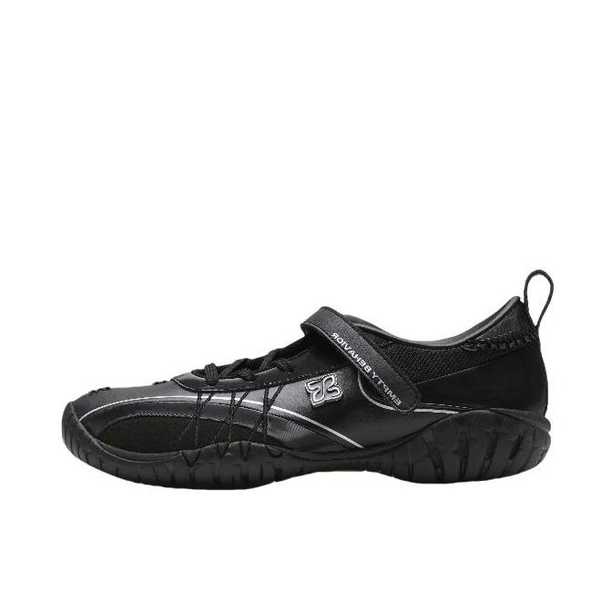 推荐商品：ANTA SNEAKERVERSE Releve鹤姿 魔术贴低跟 单鞋 基础黑