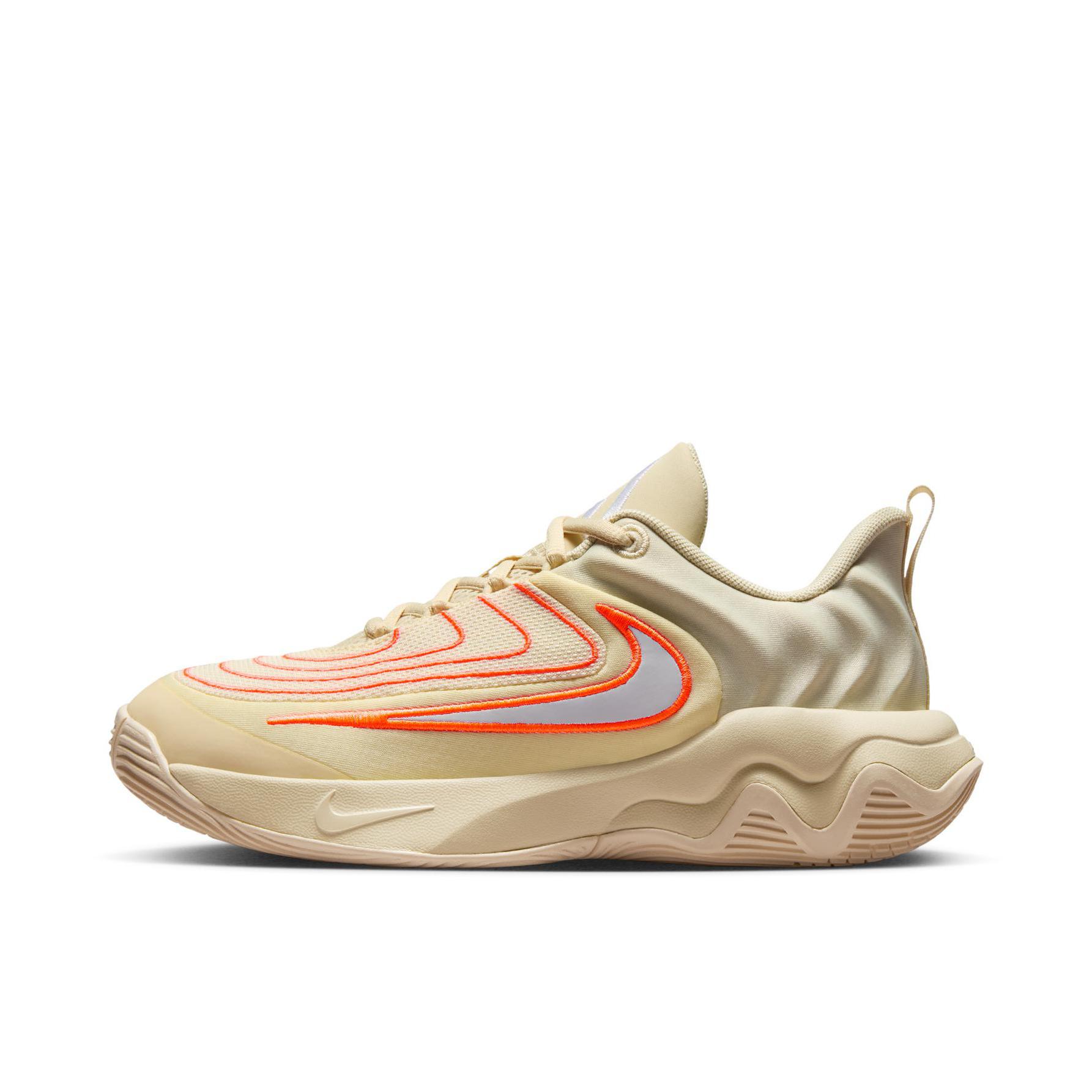 推荐商品：Nike Giannis lmmortality 4 字母哥支线4代 抓地 抗扭 实战 中帮 防滑耐磨 舒适透气 时尚百搭 篮球鞋 大童/浅黄