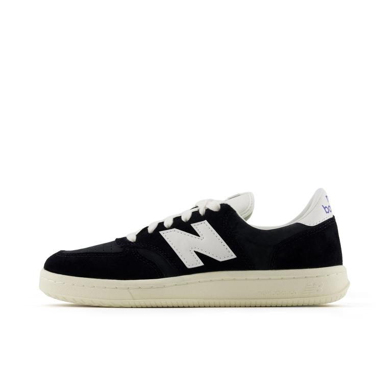 推荐商品：New Balance T500 防滑耐磨 舒适简约 复古 休闲百搭 板鞋 纯黑色/白色  
