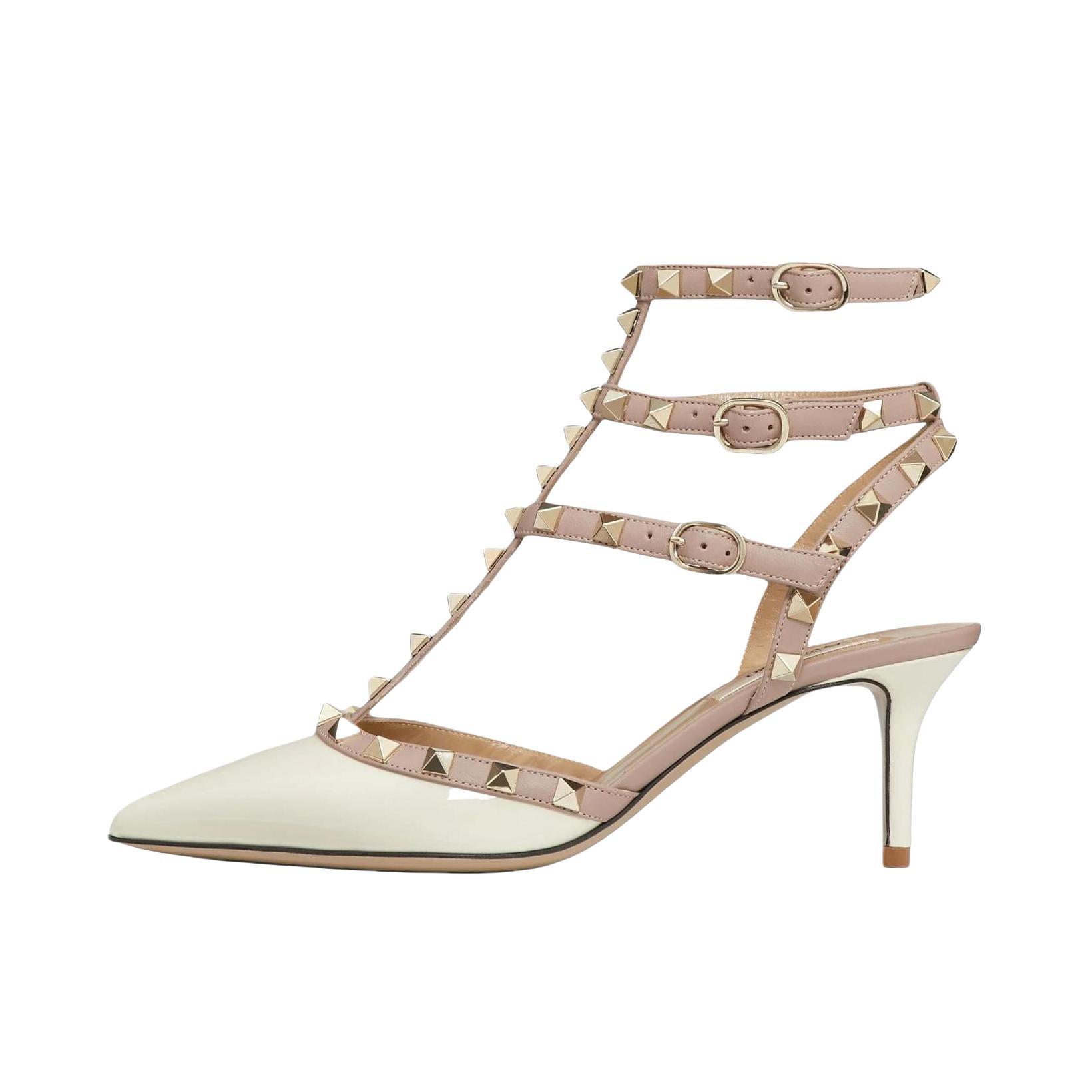 推荐商品：Valentino Rockstud 休闲时尚 露跟 铆钉装饰 踝带 尖头 一字带 细跟 高跟鞋 跟高6.5cm/漆皮/白色 