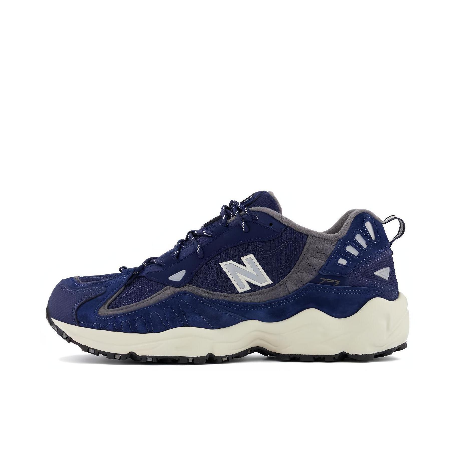 推荐商品：New Balance 703 跑鞋 人造革轻便复古织物防水 深蓝色