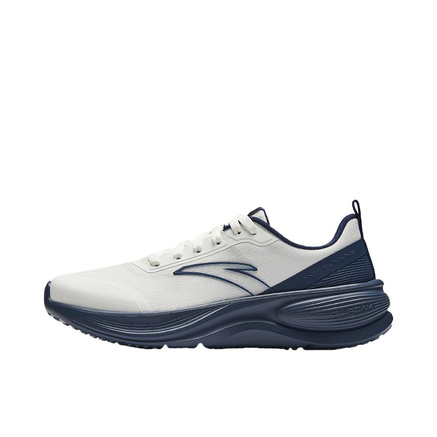 推荐商品：安踏 飞驰 跑鞋 回弹软底网面透气防滑耐磨减震轻便增高抓地慢跑体测短跑训练轻质轻量防水 象牙白/天幕蓝