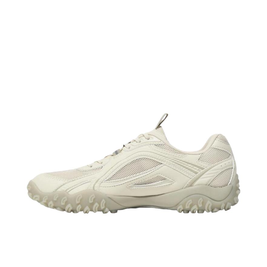 推荐商品：FILA/斐乐 PEBBLE 舒适耐磨 防滑减震 织物 耐用 回弹 复古百搭 运动休闲 薄底 舞蹈鞋 德训鞋 老爹鞋 白色