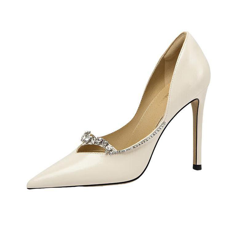 推荐商品：Lily Wei 悠云 高跟鞋 法式优雅气质 跟高8cm/加宽版/米色