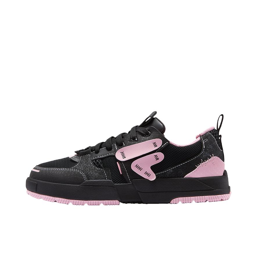 推荐商品：FILA/斐乐 GEOMETRY 板鞋 系带低帮几何拼接增高 女款/黑色/微风紫