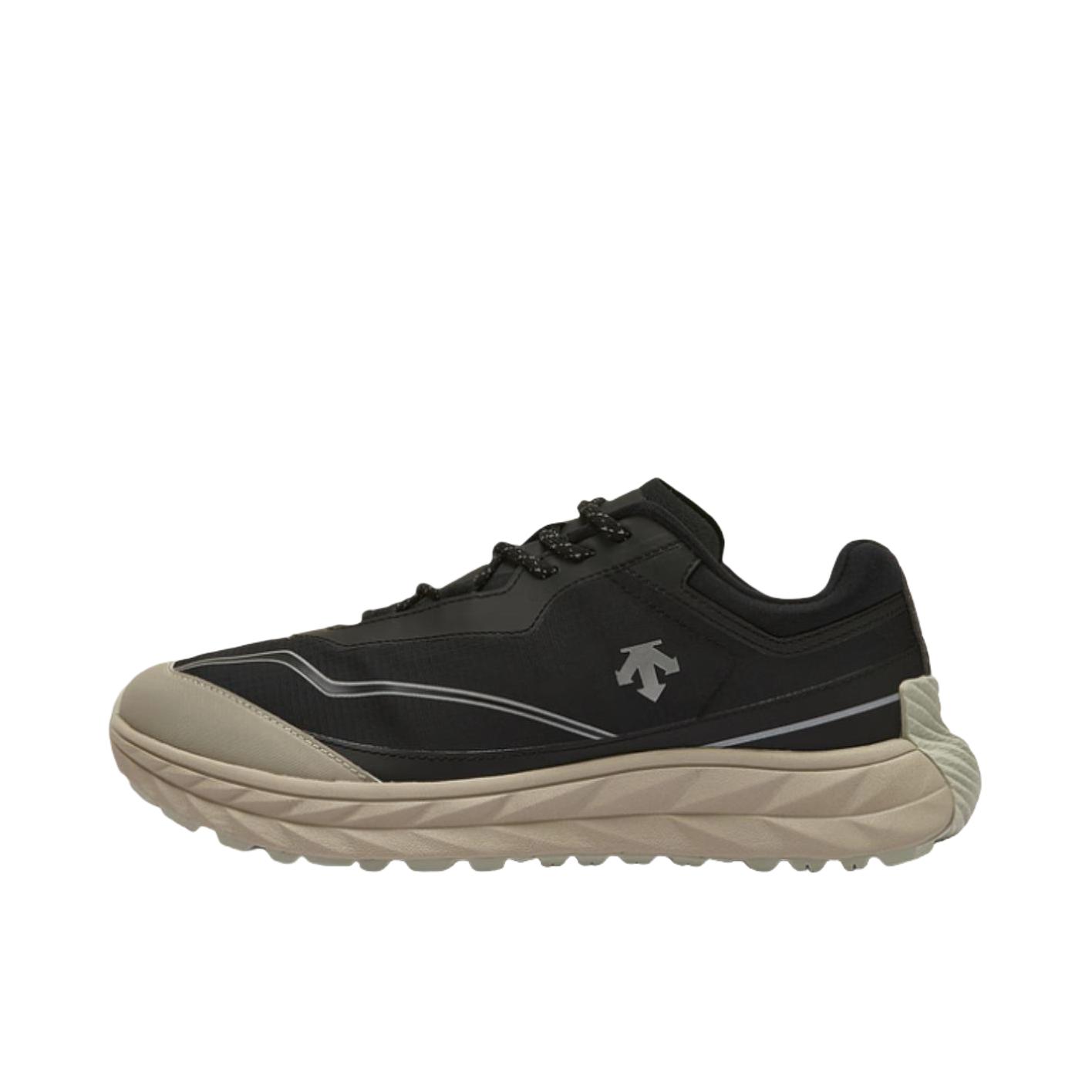 推荐商品：DESCENTE/迪桑特 Terrain D 柔软 防滑 耐磨 低帮 运动休闲鞋 黑色