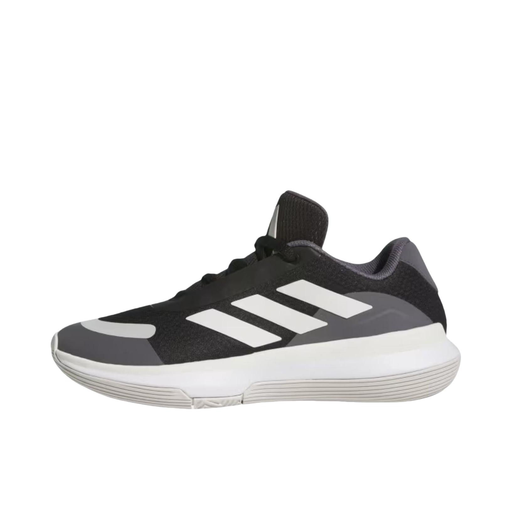 推荐商品：adidas Bounce Legends 篮球鞋 防滑耐磨实战训练圆头 黑色/灰色