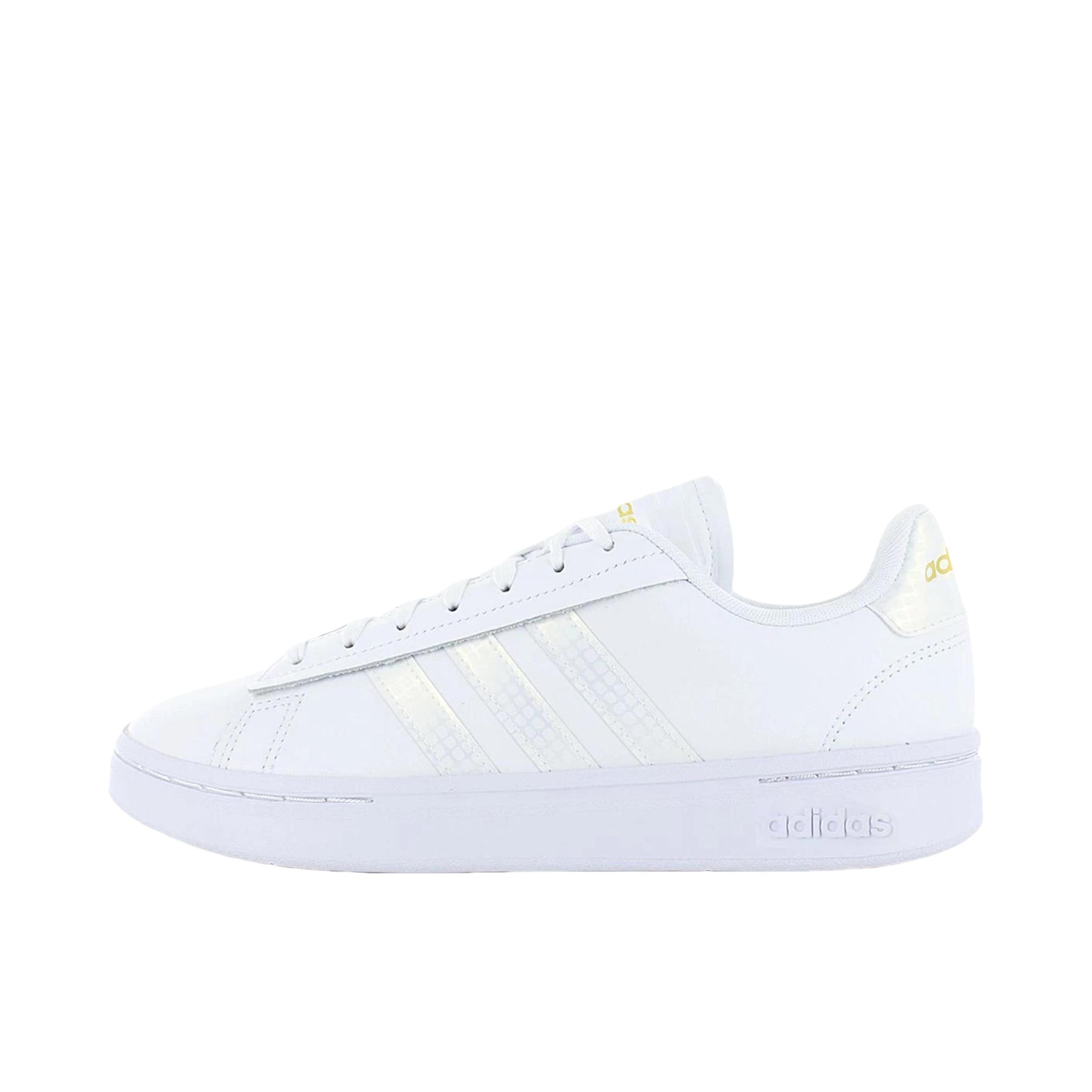 推荐商品：adidas Grand Court Alpha 面包鞋 板鞋 减震透气防滑耐磨百搭复古轻运动薄底贴合 女款/纯白色