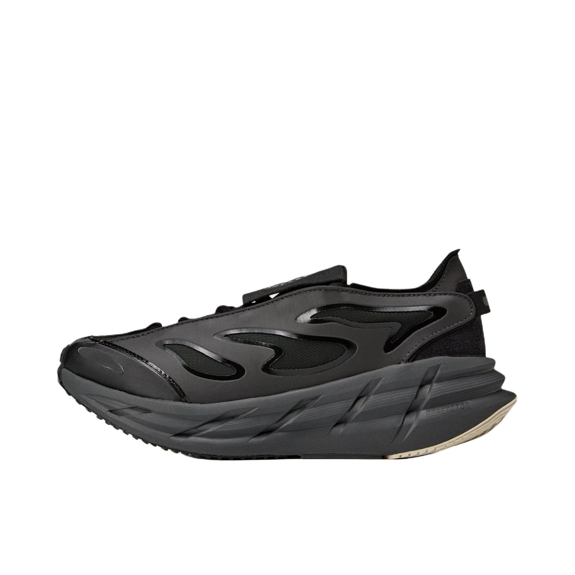 推荐商品：adidas ADISTAR Stella Mc 跑鞋 时尚潮流舒适贴合 黑色