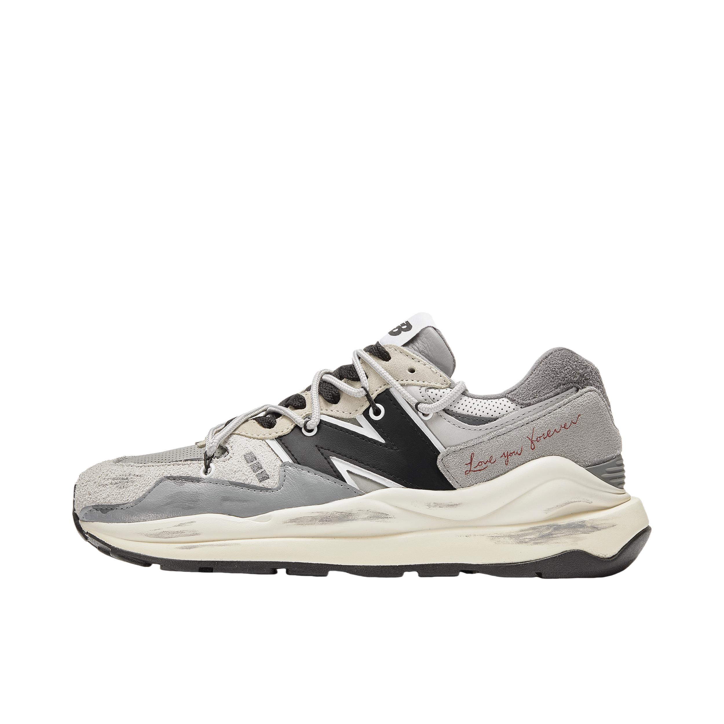 推荐商品：【定制球鞋】 New Balance/NB 5740 跑鞋 复古解构防滑运动风 D宽/沙丘漫步
