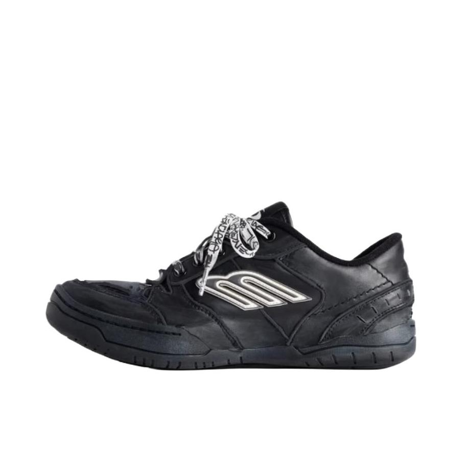 推荐商品：Balenciaga/巴黎世家 Hamptons Worn-Out 运动休闲鞋 圆头系带做旧低帮 黑色