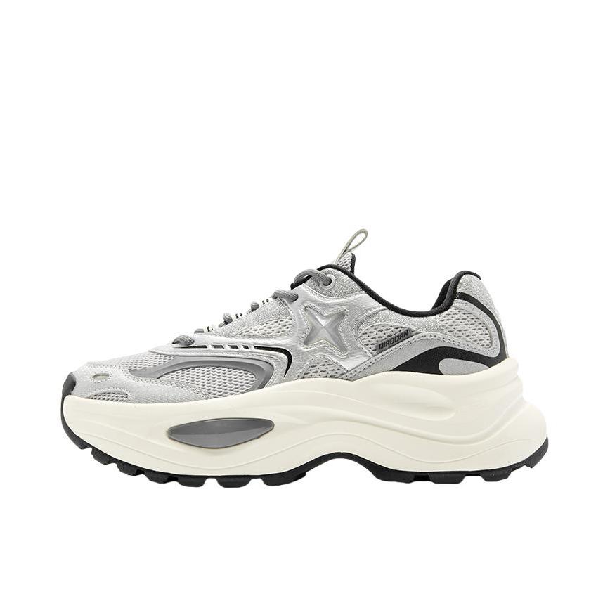 推荐商品：乔丹体育 老爹鞋 透气缓震厚底舒适 QDL042253407 女款/凝雪灰/银色