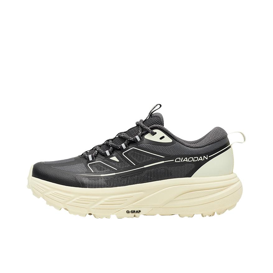 推荐商品：乔丹体育 城驰 跑鞋 登山鞋网面透气户外休闲软弹增高 黑色/冰梨黄