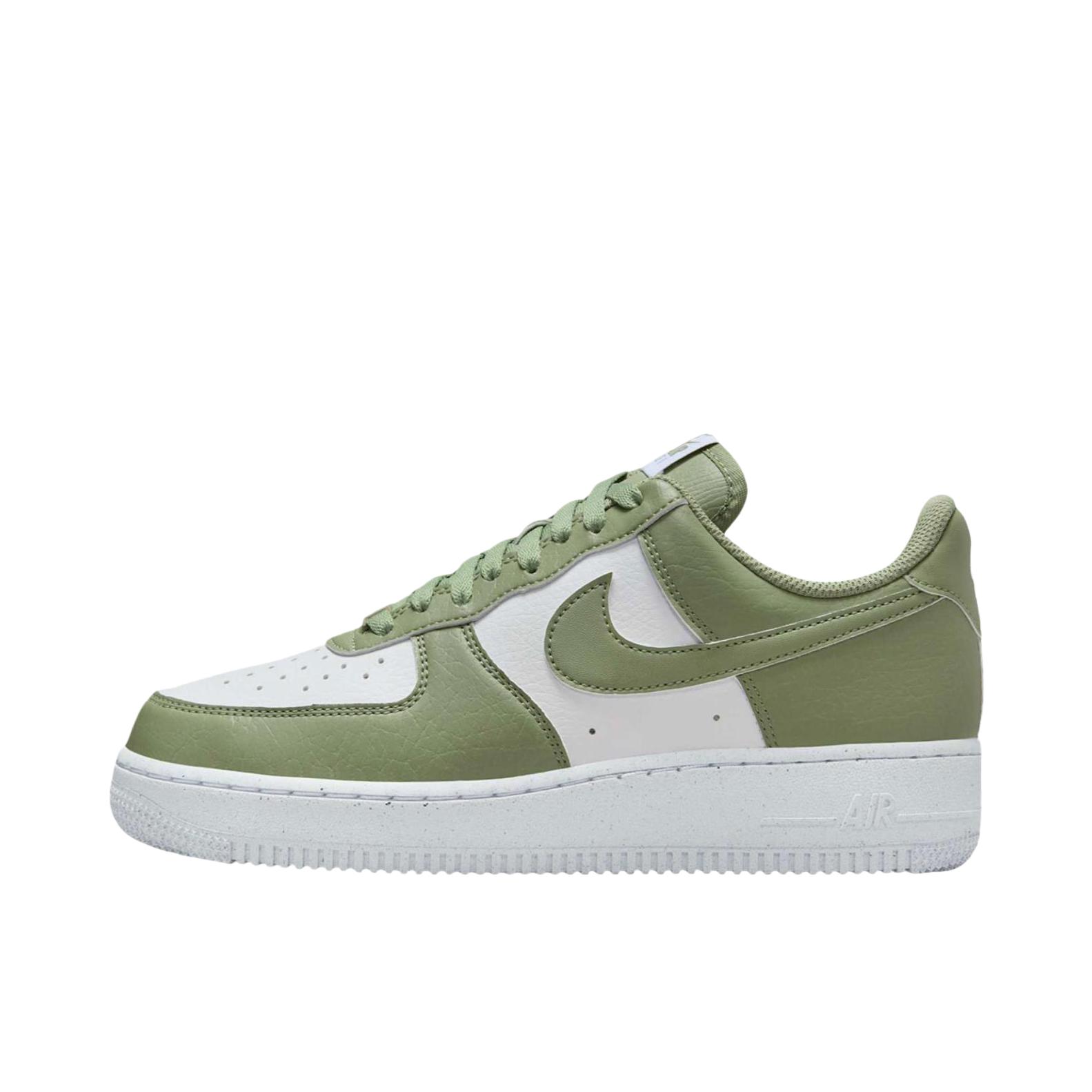 推荐商品：Nike Air Force 1 空军一号 板鞋 轻便舒适百搭耐磨防滑复古 女款/纯白色/绿色