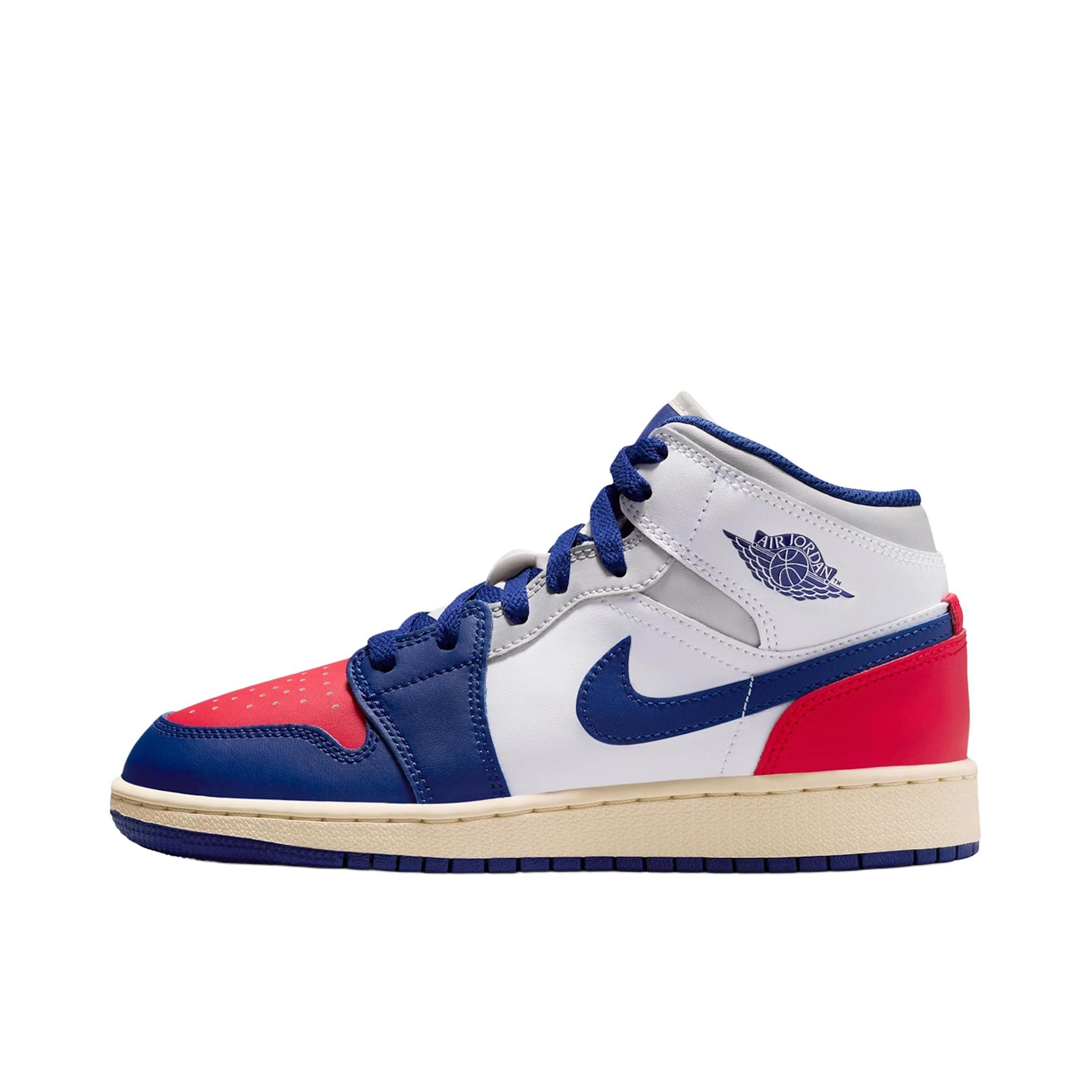 推荐商品：Air Jordan 1 板鞋 运动休闲鞋 复古潮流支撑合成革 大童/白色/红色/深蓝色