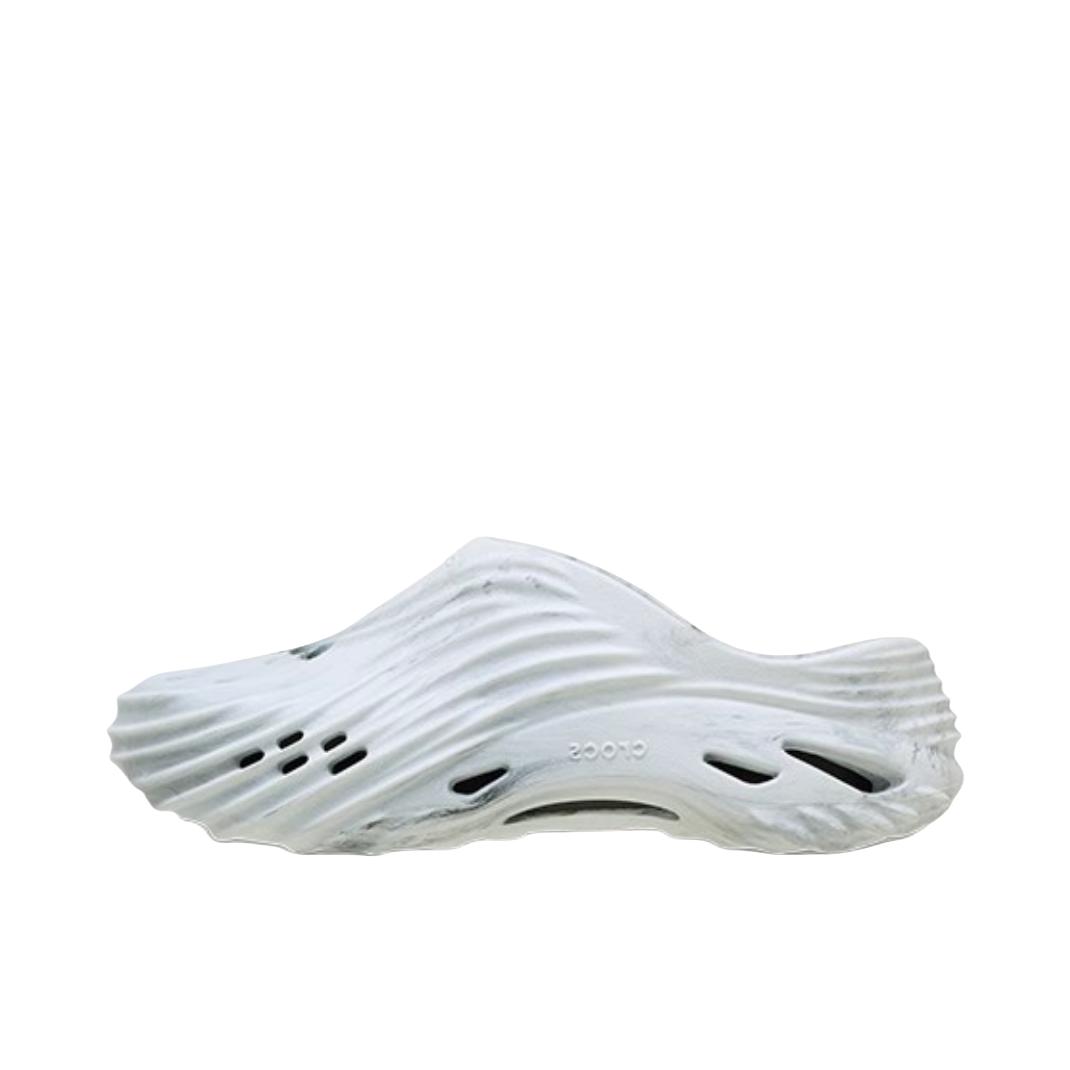 推荐商品：Crocs/卡骆驰 Echo Wave 旋风波波 百搭 防磨 外穿 包头 套脚厚底 中跟 软底 拖鞋 黑色/白色